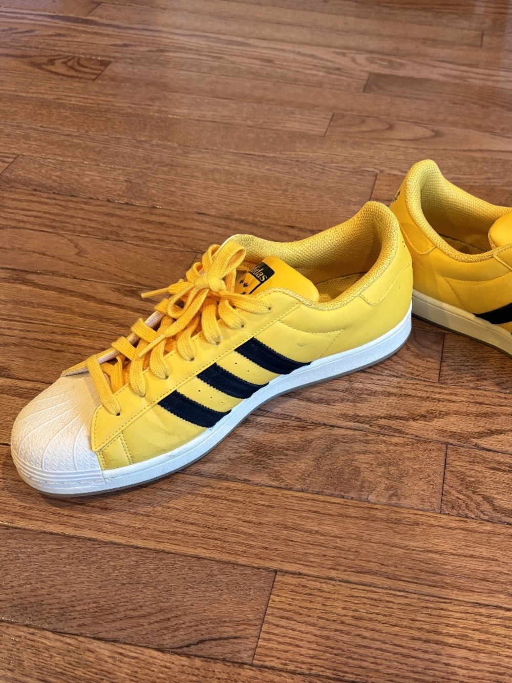 Adidas Superstar Yellow Black Stripe Shell Toe Sneakers Sz 11